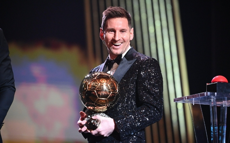 Messi ở vị trí đầu tiên trong danh sách các cầu thủ có nhiều danh hiệu nhất thế giới