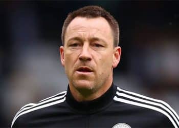 Huyền thoại John Terry vẫn ở lại Chelsea