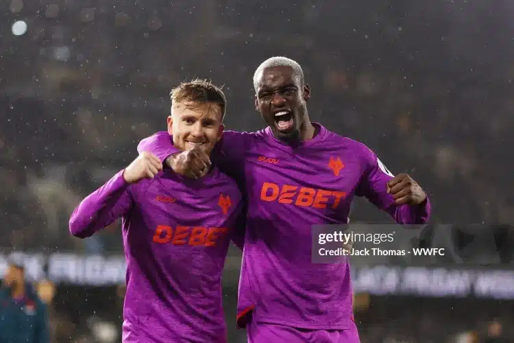 Wolves tìm thấy ánh sáng