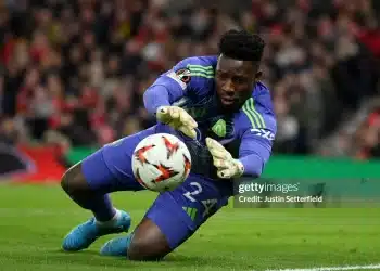 Onana chơi liều lĩnh