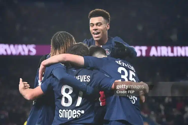 Paris Saint-Germain ra quyết định khó khăn