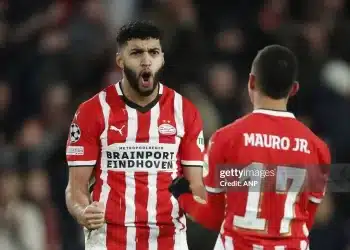 8 phút vỡ òa của PSV