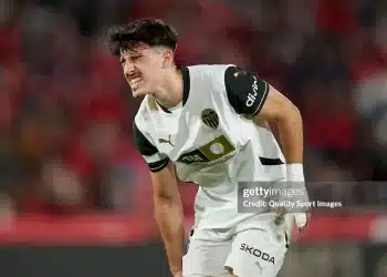 Valencia chìm trong bóng tối