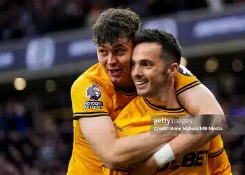 Sự thận trọng của HLV Wolves