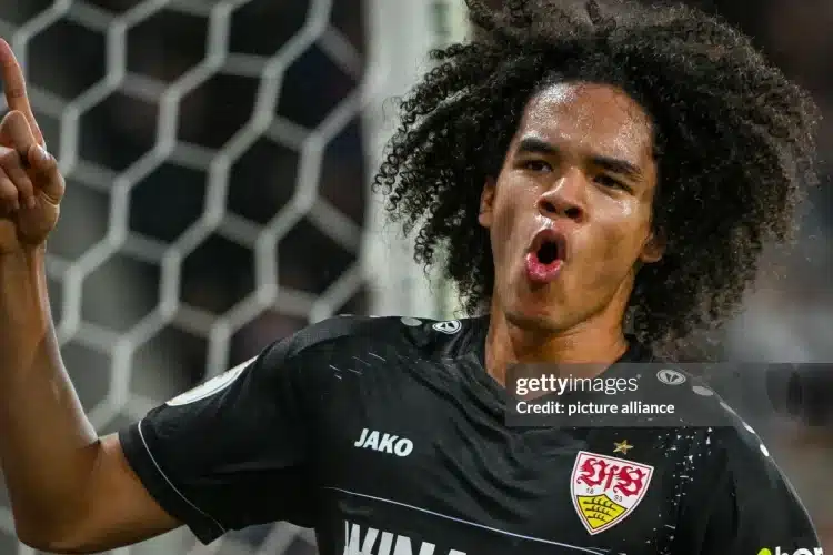 Anrie Chase mở cánh cửa mới cho bóng đá Nhật Bản