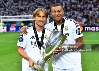 Modric cư xử đẹp với Mbappe