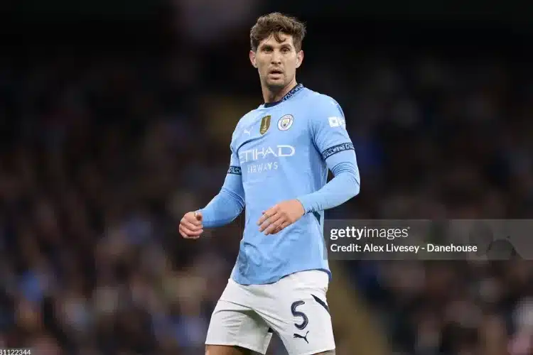 John Stones báo tin dữ cho Manchester City
