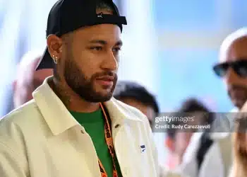 Neymar làm rõ khả năng trở về Brazil thi đấu