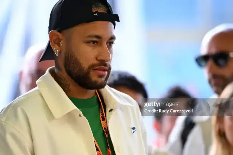 Neymar làm rõ khả năng trở về Brazil thi đấu