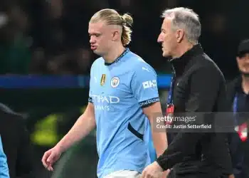 Haaland sa sút khó tin