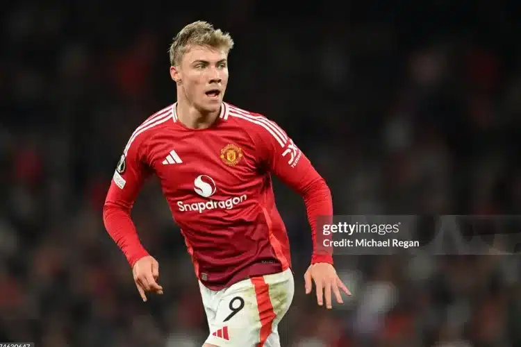 Hojlund gay gắt với Amad Diallo