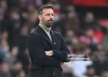 Van Nistelrooy gặp khó ở Leicester City