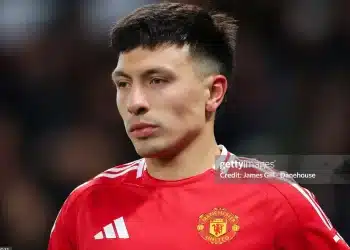 Martinez trở thành điểm yếu của Manchester United