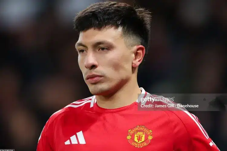 Martinez trở thành điểm yếu của Manchester United