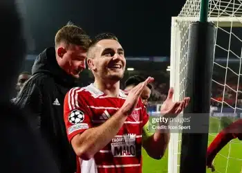 Chuyện phi thường của kẻ ngoài cuộc tại Champions League