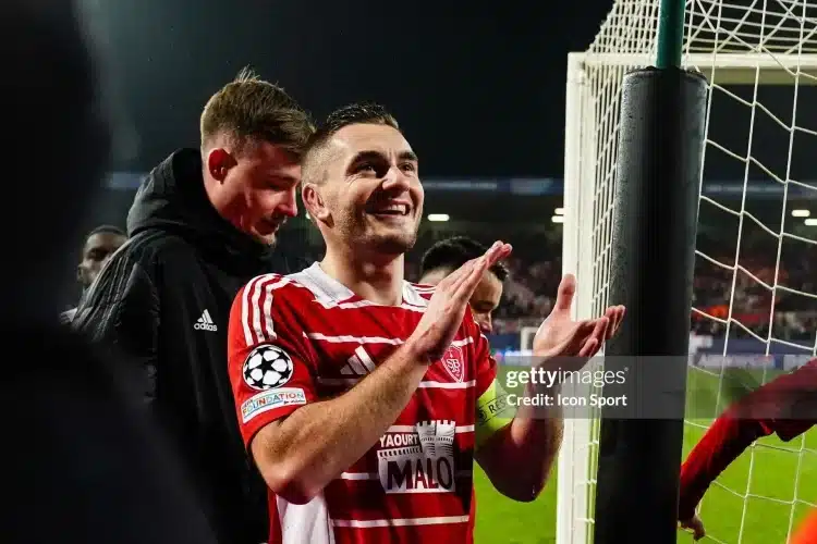 Chuyện phi thường của kẻ ngoài cuộc tại Champions League