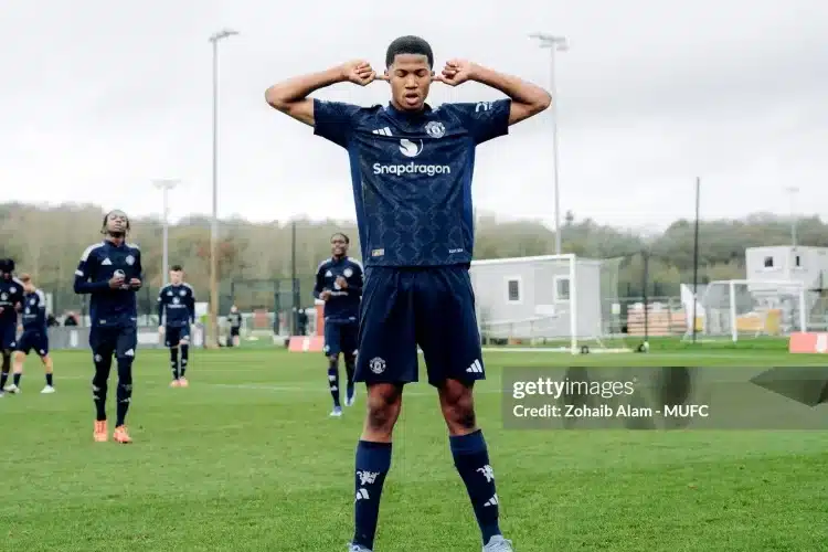 Hiện tượng mới của bóng đá trẻ Anh quốc