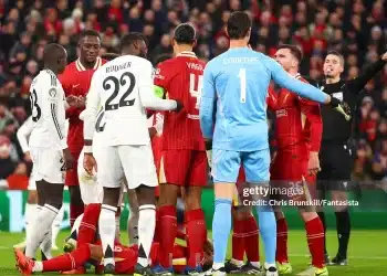 Liverpool lâm vào thế khó