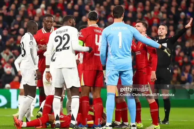 Liverpool lâm vào thế khó