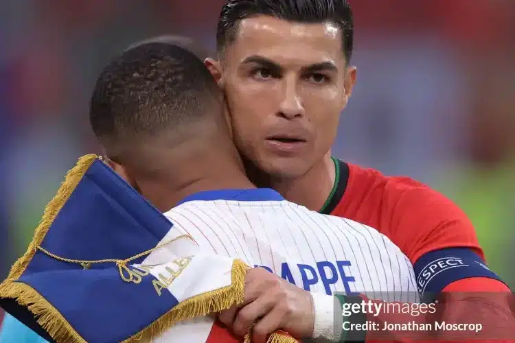 Mbappe mơ làm đồng đội Ronaldo