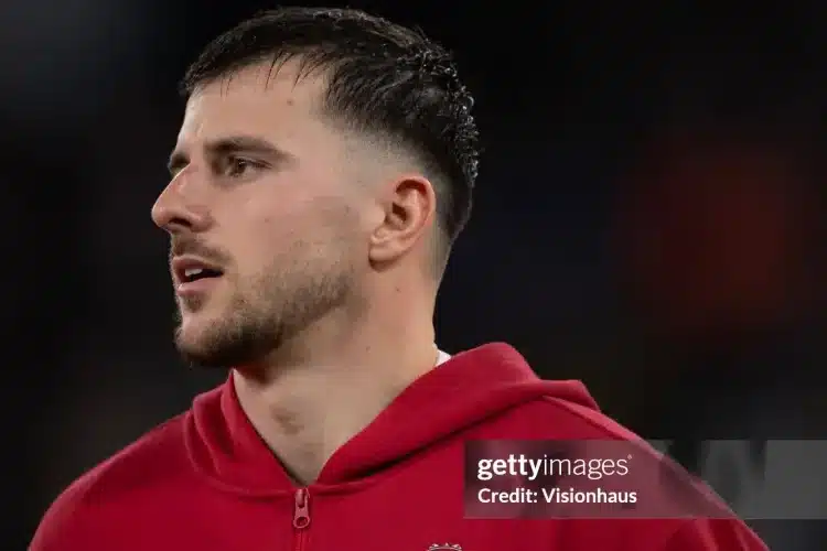 Mason Mount suy sụp