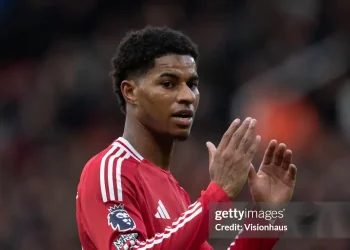 Rashford chia tay bạn gái