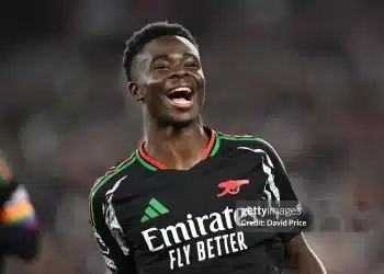 Saka tiến bộ đáng kinh ngạc