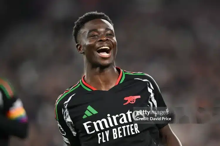 Saka tiến bộ đáng kinh ngạc