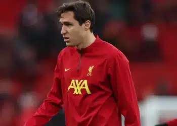 ‘Bom xịt’ Chiesa xem xét rời Liverpool trong tháng 1