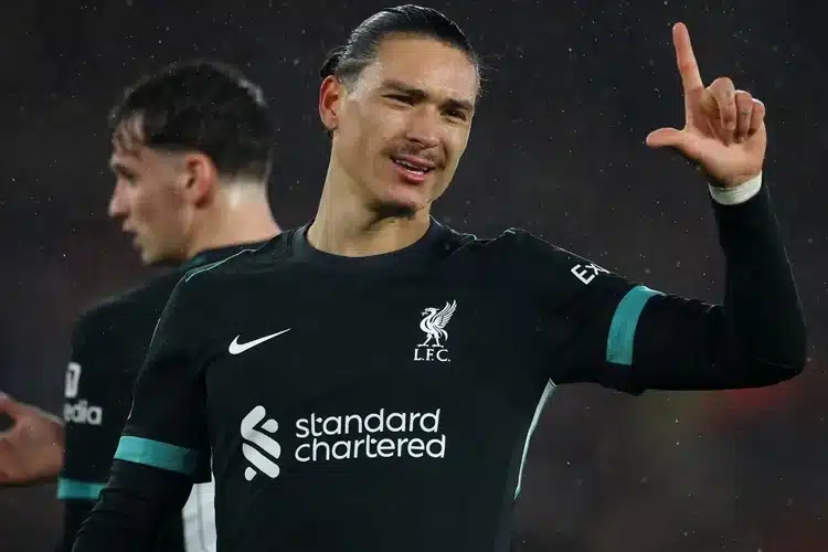 Liverpool thẳng tiến vào bán kết Carabao Cup