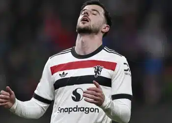 Mount vỡ mộng vì chấn thương, Amorim và James gửi lời động viên