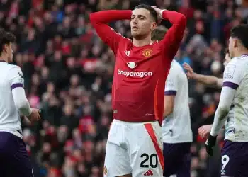 MU chạm đáy thất vọng, thua trắng 0-3 trên sân nhà