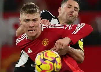 MU bị sỉ nhục tại Old Trafford