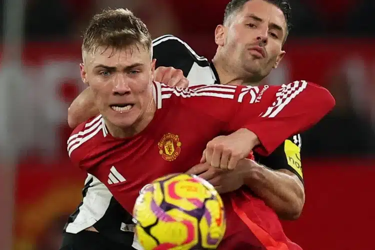 MU bị sỉ nhục tại Old Trafford