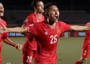 Việt Nam thoát hiểm ngoạn mục, rộng cửa vào bán kết