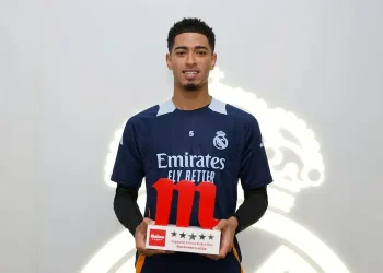 Bellingham nhận giải cầu thủ xuất sắc nhất tháng 11 của Real Madrid