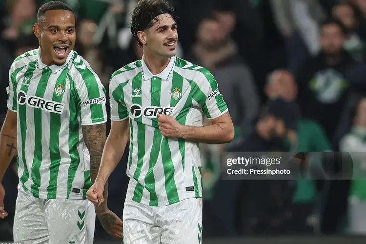 Conference League: Fiorentina vào top 8, Betis trôi dạt xuống 15