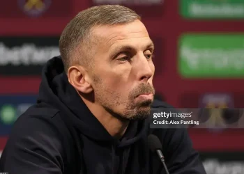 HLV O’Neil vẫn được ban lãnh đạo Wolverhampton ủng hộ