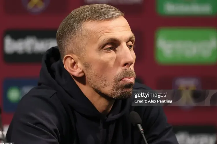 HLV O’Neil vẫn được ban lãnh đạo Wolverhampton ủng hộ