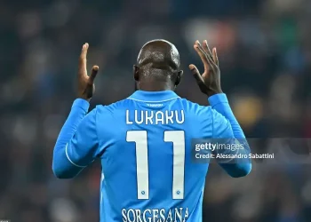 Hai cựu cầu thủ Manchester United phối hợp giúp Napoli lội ngược dòng