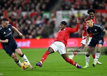 Nottingham Forest lội dòng ngoạn mục, đẩy Manchester City khỏi top 4