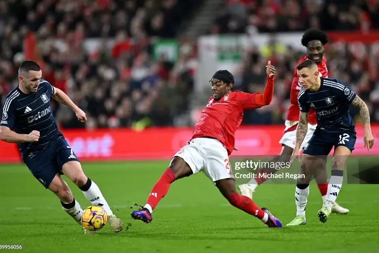 Nottingham Forest lội dòng ngoạn mục, đẩy Manchester City khỏi top 4