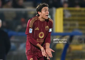 Roma đứt mạch hồi sinh, Fabregas giúp Como ngoi lên vùng sáng