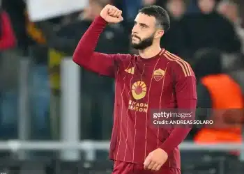 Roma hồi sinh dưới thời Ranieri, áp sát top 8