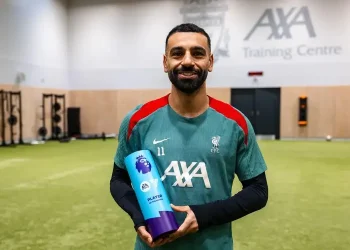Salah nhận giải làm ban lãnh đạo Liverpool đau đầu