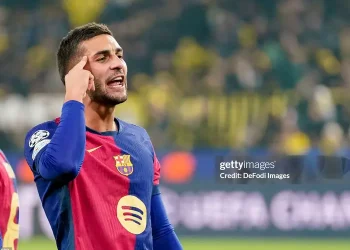 Thắng nghẹt thở Dortmund, Barcelona vươn lên thứ 2