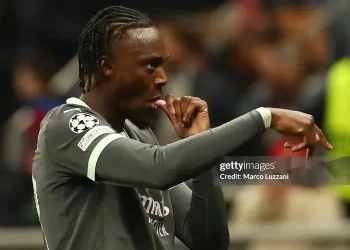 Thắng trận thứ 4 liên tiếp, AC Milan chỉ kém đội xếp thứ ba 1 điểm