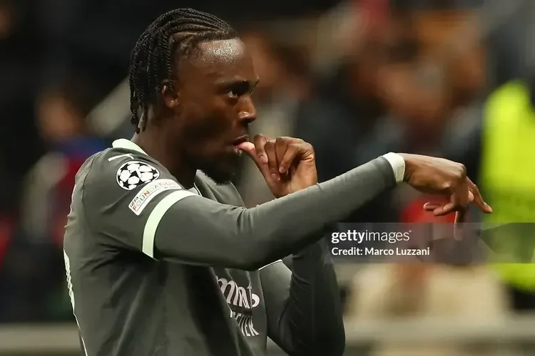 Thắng trận thứ 4 liên tiếp, AC Milan chỉ kém đội xếp thứ ba 1 điểm