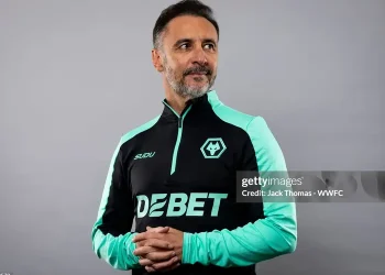 Wolverhampton chính thức ra mắt HLV mới