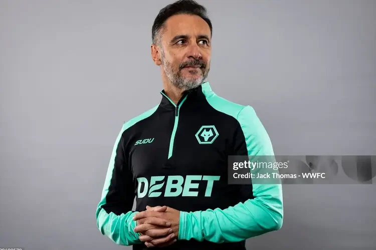 Wolverhampton chính thức ra mắt HLV mới